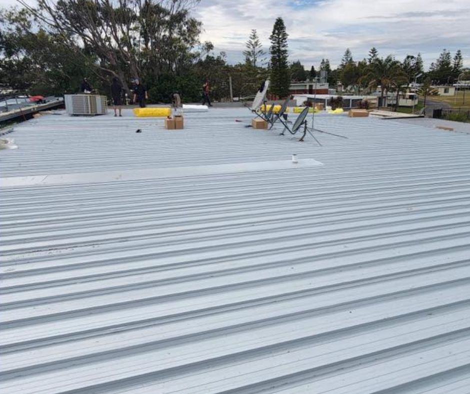 Flat Metal Roof Leaking: Causes and Effective Solutions